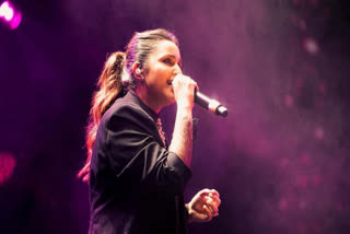 Parineeti Chopra Has 'tears of Joy' as She Nails Debut Live Singing Performance at Mumbai Festival