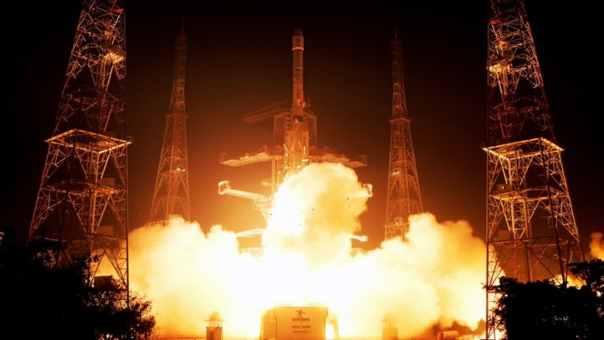 ISRO-GSLV-LIFT-OFF