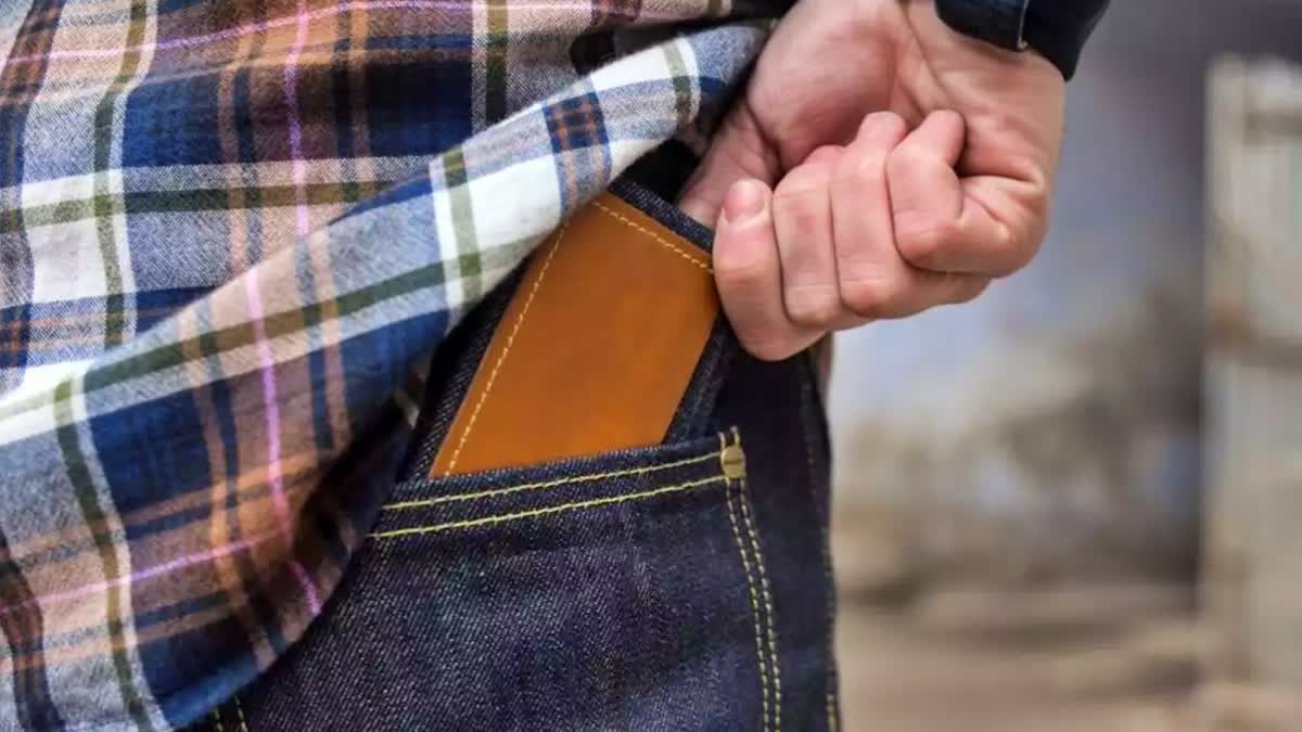 The Hidden Dangers of Carrying a Wallet in Your Back Pocket: A Health Alert