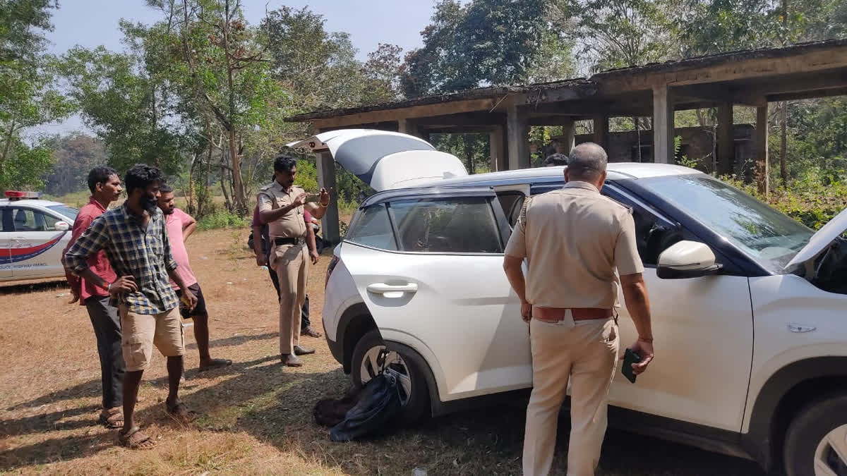 Rs One Crore Found In Abandoned Car In Deserted Area In Karnataka