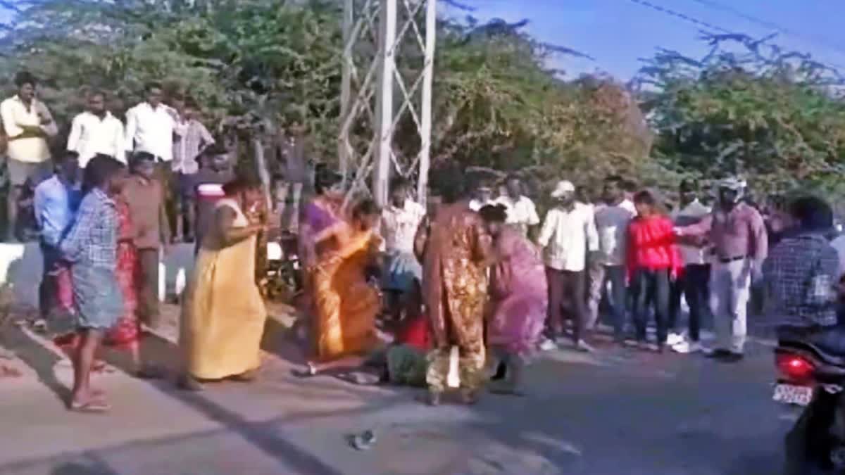 Hijras Attack on Auto Driver in Bukkarayasamudram Of Anantapur District