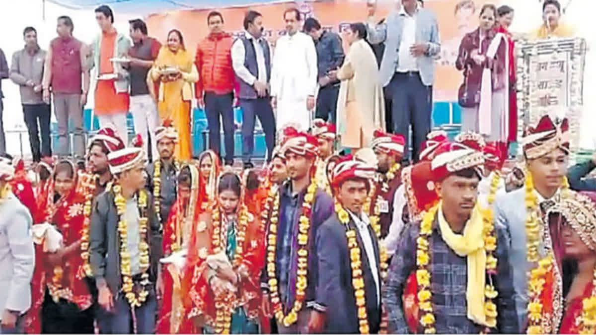 A bride married her brother-in-law in Uttar Pradesh's Jhansi after the groom did not turn up on time for the mass wedding ceremony. Under CM's mass marriage scheme, the Uttar Pradesh government is giving Rs 51,000 to newly married couples.