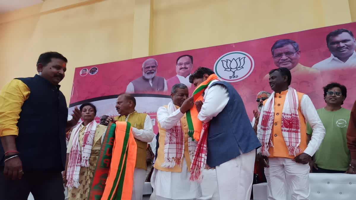 State President Babulal Marandi welcomed leaders joined BJP in Dumka