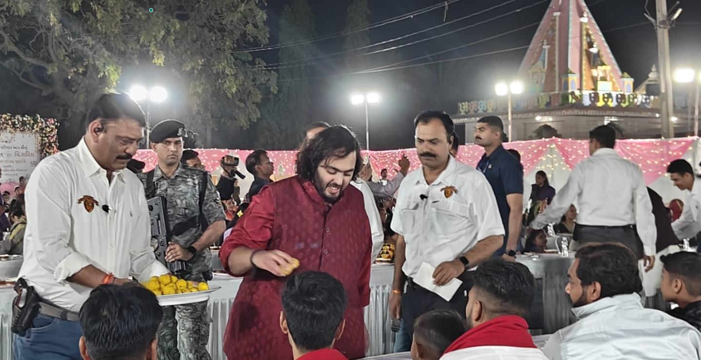 Anant Ambani Radhika Merchant Anna Seva