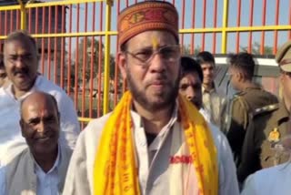 SP rebel Manoj Pandey came to Ayodhya with his family