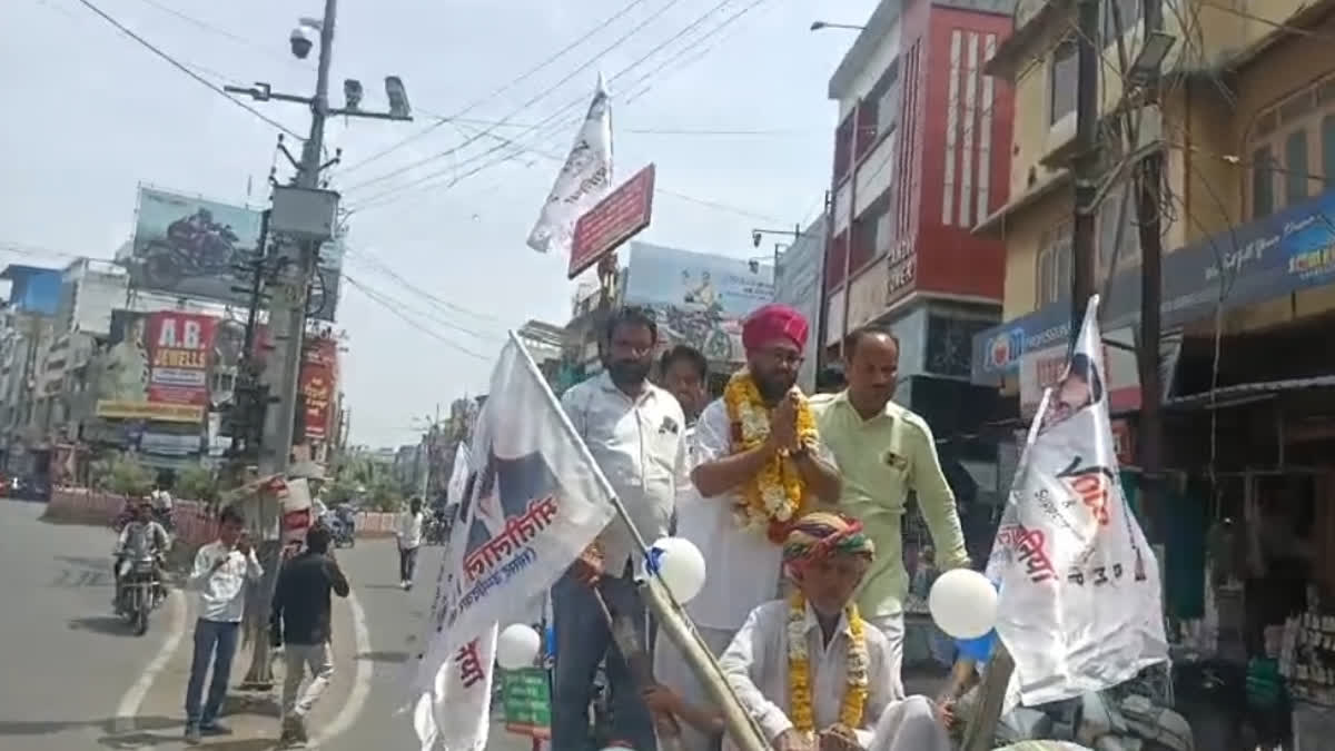 Motilal Singhania filed nomination riding on a bullock cart Bhilwara