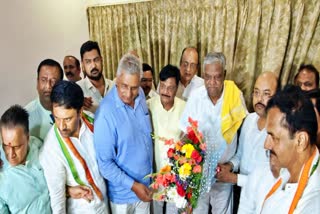 BJP MP Shrinivas Prasad  Congress leaders  confidential discussion  Mysuru