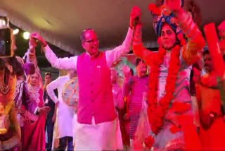 SHIVRAJ DANCE ON HOLI SONG