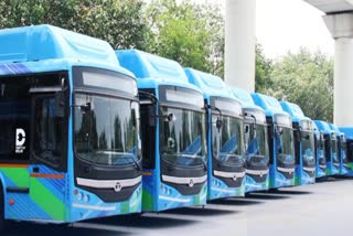 DTC बसों की कमी से जनता परेशान