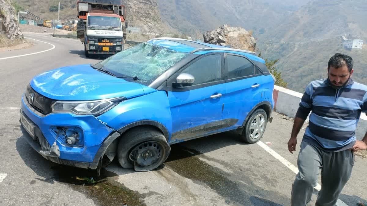 Car accident in Devprayag