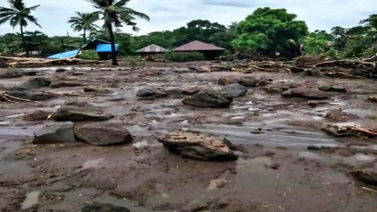 PEOPLE DIE  WESTERN KENYA  HEAVY RAINS  FLOOD