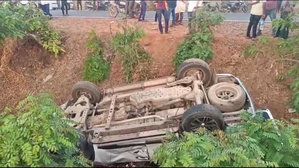 mla-bairati-basavaraj-car-fell-into-ditch-near-hunasagi