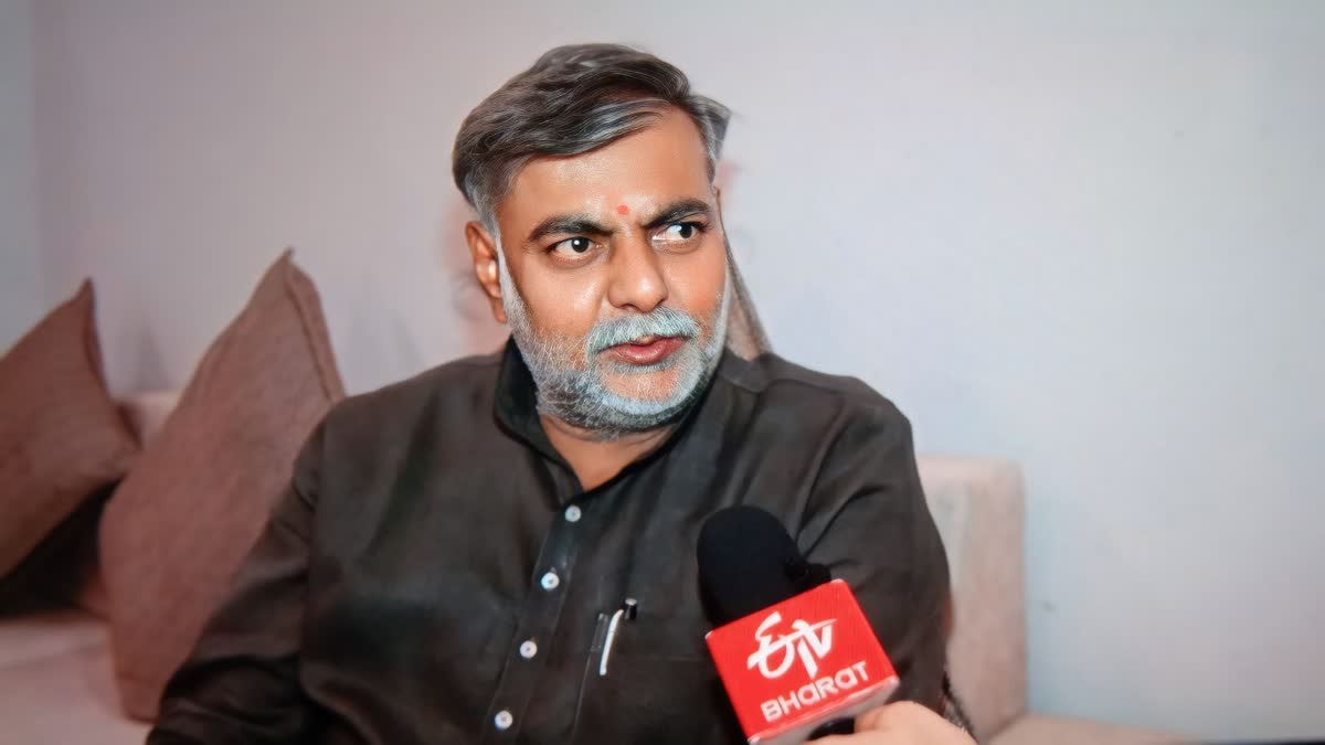 Prahlad Patel on akshay kanti bam