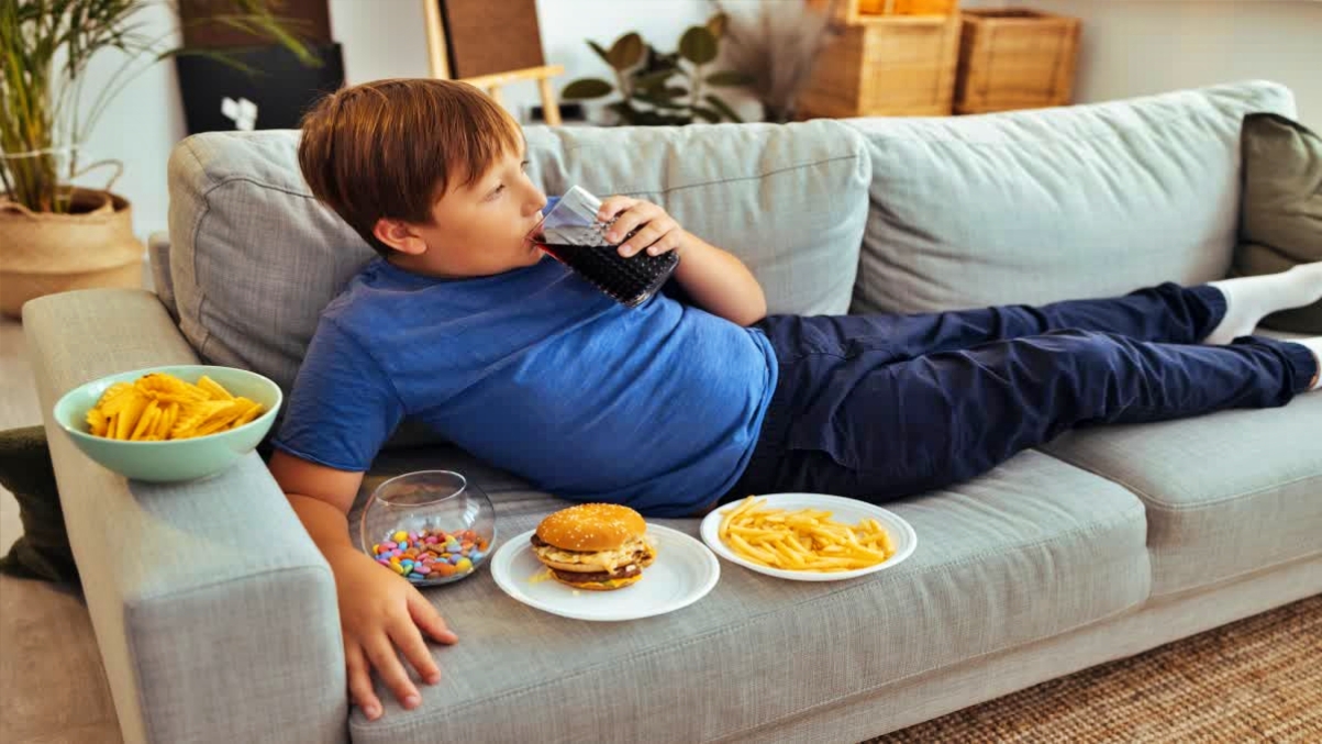 Teenage obesity affects teenagers social life and health