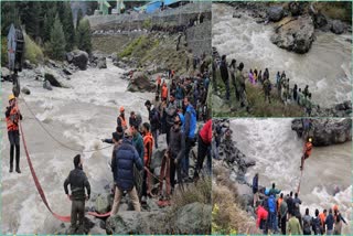 The car fell into Nullah Sindh on the Srinagar-Leh Highway. Three people were killed