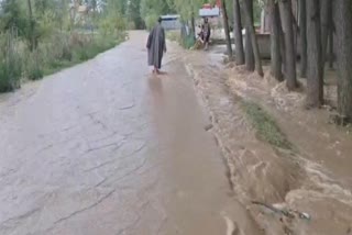 موسلادھار بارش کے بعد پلوامہ میں سیلاب جیسی صورتحال