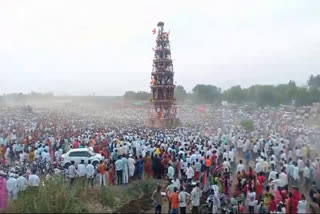 CHARIOT TRAGEDY KARNATAKA  CHARIOT TRAGEDY DURING RATHOSTAVAM  രഥോത്സവത്തിനിടെ ദുരന്തം  വിജയപുര രഥോത്സവ ദുരന്തം