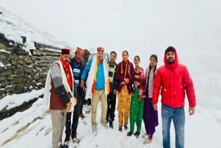 ELECTION COMPAIGN IN HEAVY SNOWFALL