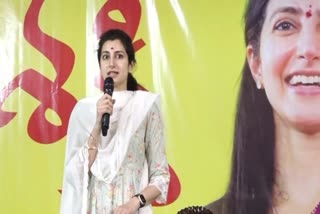 lokesh_wife_nara_brahmani_meet_with_women_-live_from_mangalagiri