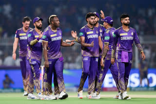 Kolkata Knight Riders are playing Delhi Capitals in an IPL match