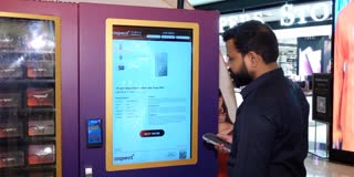 VENDING MACHINE DISPENSES GOLD And Silver In Mumbai