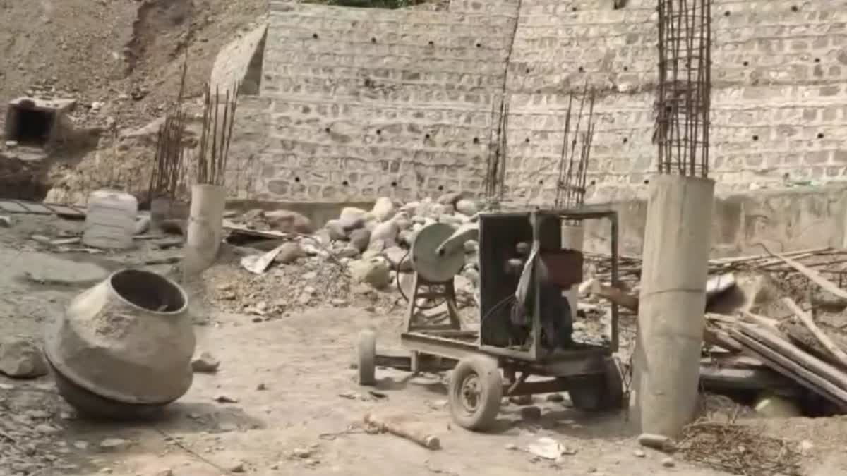 Public Vehicle Parking In Satpuli