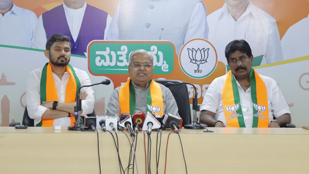 CM AND MINISTER NAGENDRA  RESIGN  GOVINDA KARAJOLA  SHIVAMOGGA