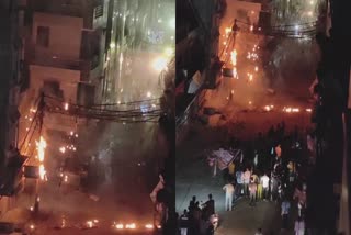 Etv Bharatउत्तम नगर में दो कॉलोनियों में बिजली के खंभों में लगी आग