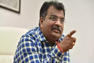 Minister Ravindra Chavan