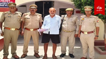 पुलिस की गिरफ्त में हिस्ट्रीशीटर का मुख्य हत्यारोपी.