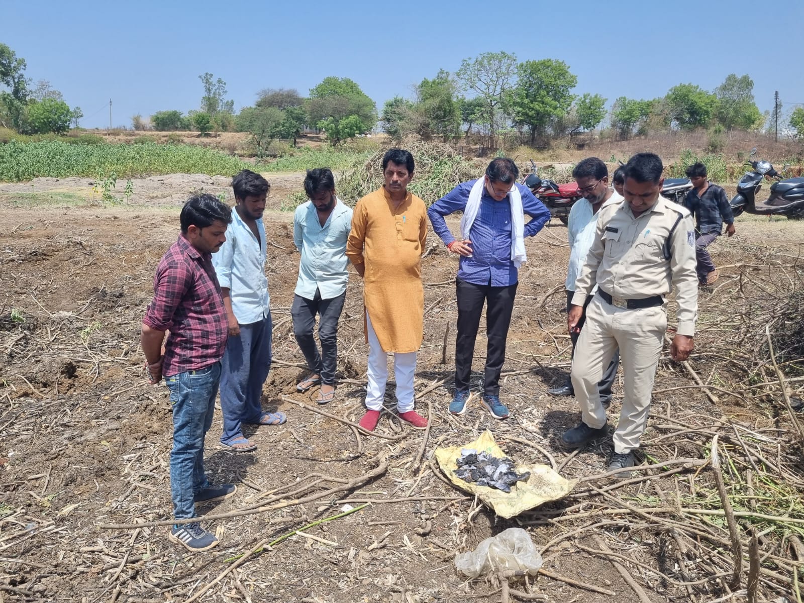 currency notes found During pond excavation