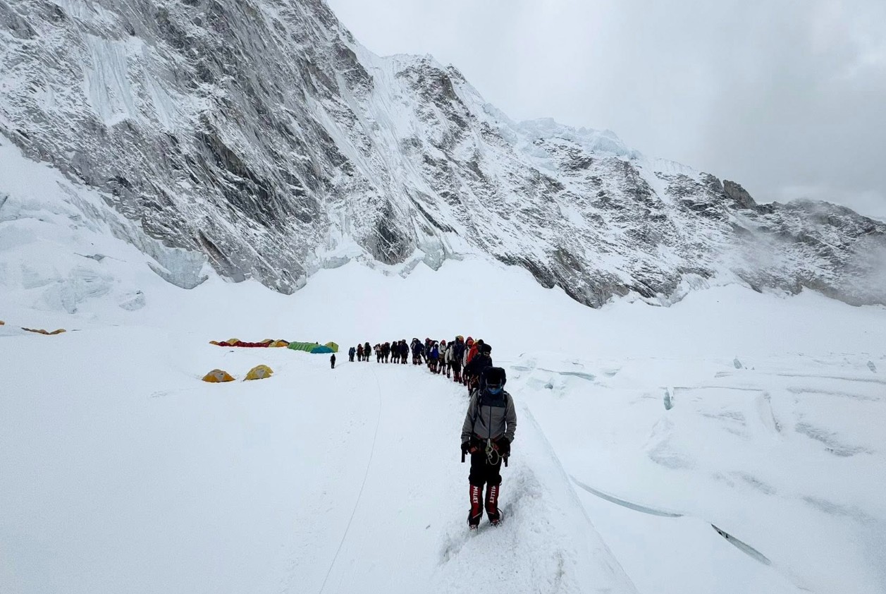 MOUNT EVEREST ENVIRONMENTAL ISSUES