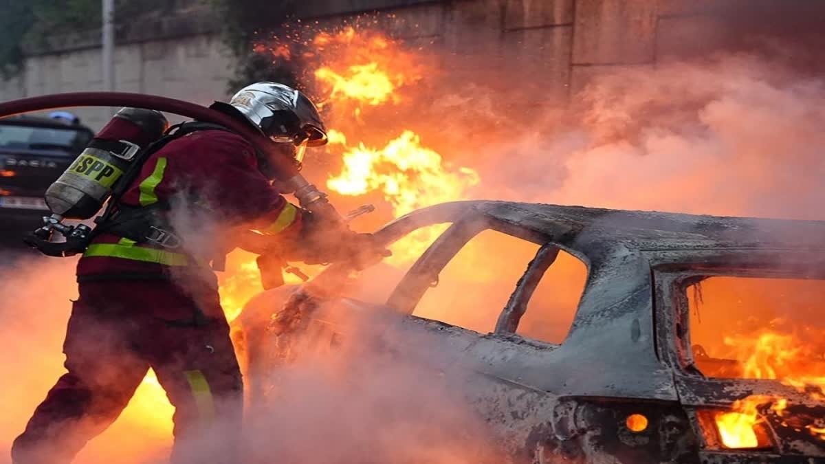 Tensions erupt in a Paris suburb