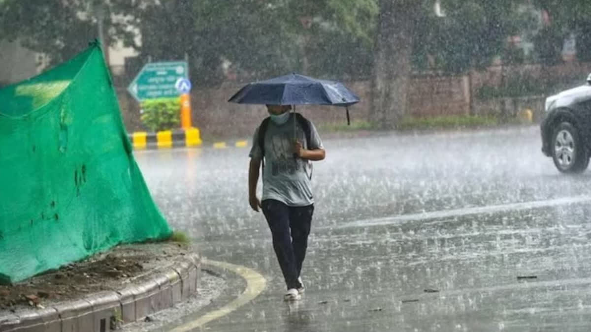 Delhi Weather: Weather changed in Delhi-NCR, pleasant atmosphere due to heavy rain