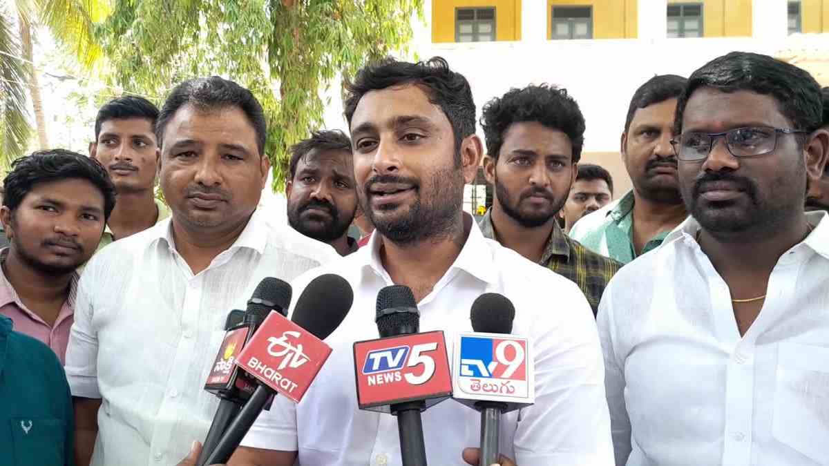 Ambati Rayudu Political Entry News