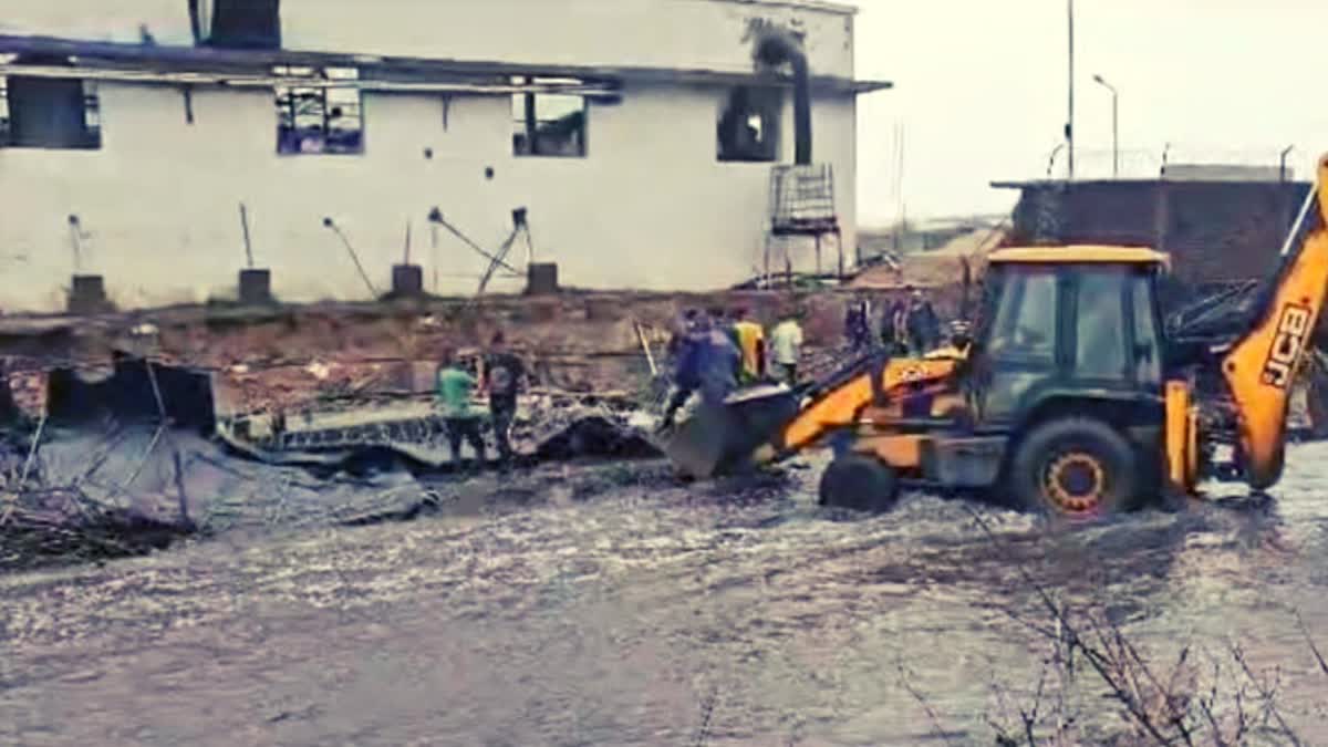 Panchmahal wall collapse