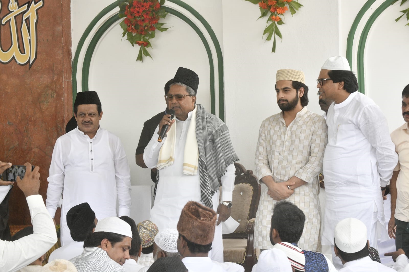 Chief Minister Siddaramaiah participated in the Bakrid mass prayer