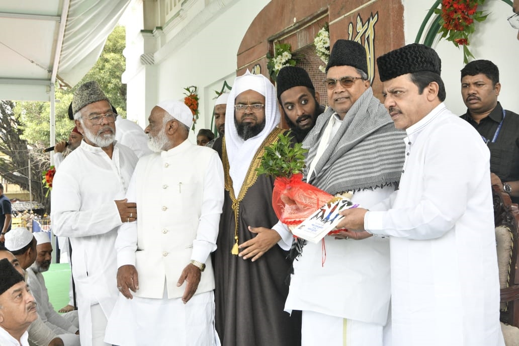 Chief Minister Siddaramaiah participated in the Bakrid mass prayer