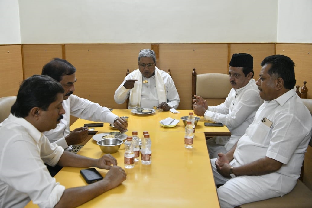 Chief Minister Siddaramaiah participated in the Bakrid mass prayer