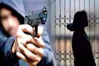 Farhana Murder Case  Murder of Woman in Muzaffarnagar  Kotwali Budhana Muzaffarnagar  Brothers shot sister in Muzaffarnagar  ಮರ್ಯಾದ ಹತ್ಯೆ  ಎರಡು ವರ್ಷದ ಬಳಿಕ ತಂಗಿಯನ್ನು ಗುಂಡಿಕ್ಕಿ ಕೊಂದ ಅಣ್ಣಂದಿರು  ಉತ್ತರಪ್ರದೇಶದಲ್ಲಿ ಆಘಾತಕಾರಿ ಘಟನೆ  ಸಹೋದರಿ ಪ್ರೇಮ ವಿವಾಹ  ಸಹೋದರ ಗುಂಡಿಟ್ಟು ಕೊಲೆ ಮಾಡಿರುವ ಘಟನೆ  ಬುಧಾನ ಗ್ರಾಮದಲ್ಲಿ ಮರ್ಯಾದ್ಯ ಹತ್ಯೆ  ಅಲಿಪುರ್ ಅಟೆರ್ನಾ ಗ್ರಾಮದ ನಿವಾಸಿ  ಮೃತದೇಹವನ್ನು ಮರಣೋತ್ತರ ಪರೀಕ್ಷೆ