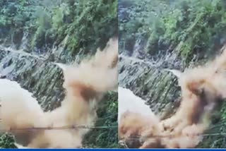 Live video of mountain collapse Chamoli
