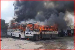 Eight buses caught fire at Ranchi