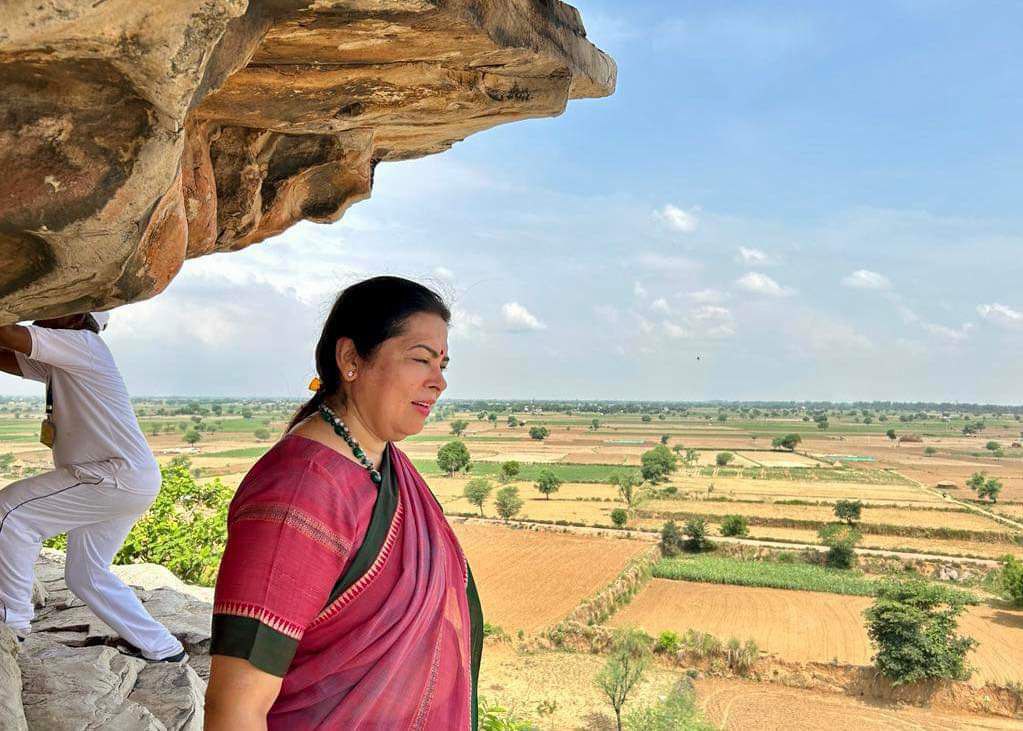 केंद्रीय मंत्री मीनाक्षी लेखी ने किया था मुआयना.