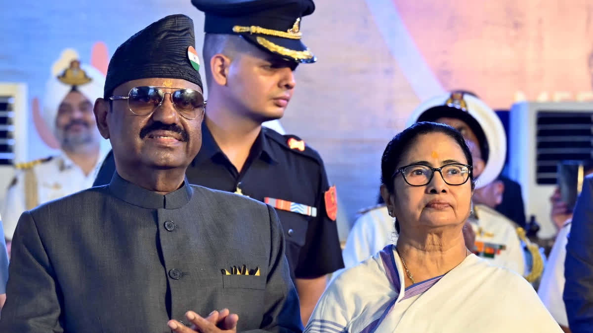 Bengal Guv Files Defamation Suit against Mamata for Unsavoury Remarks