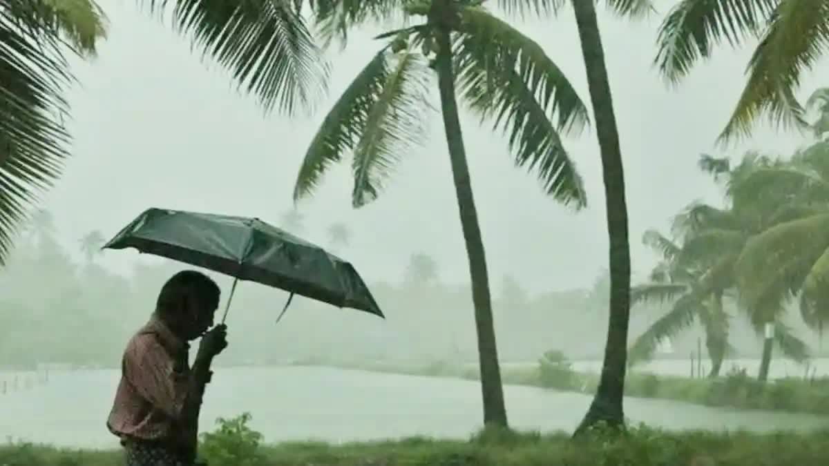 കേരളം മഴ മുന്നറിയിപ്പ്  കേരള തീരത്ത് മത്സ്യ ബന്ധനം വിലക്കി  DELHI RAIN DEATH  Rain Alert In kerala