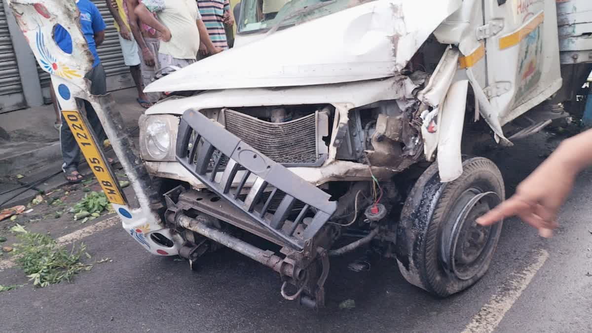 Lorry and Pickup van Collision