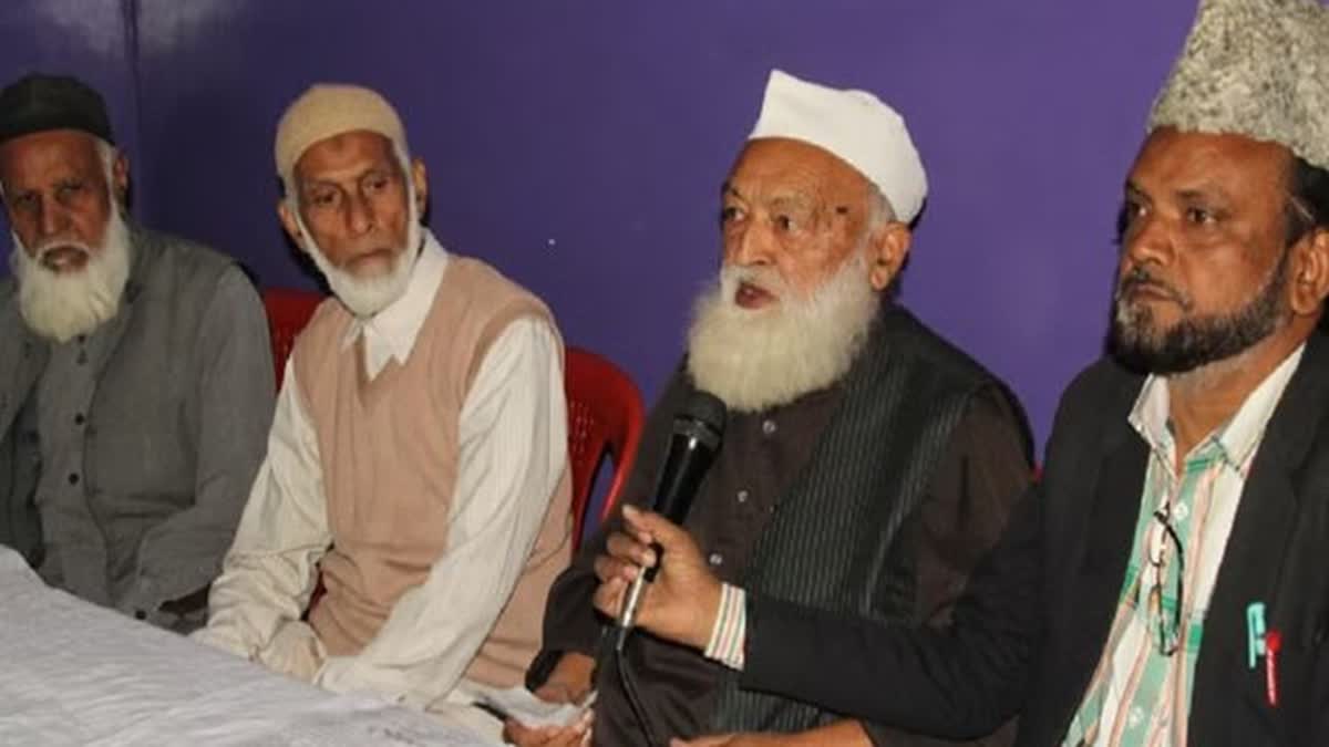 Babri Masjid Action Committee President Maulana Ataur Rahman Wajdi (M)
