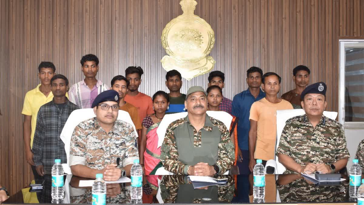 Naxalites surrendered in Bijapur