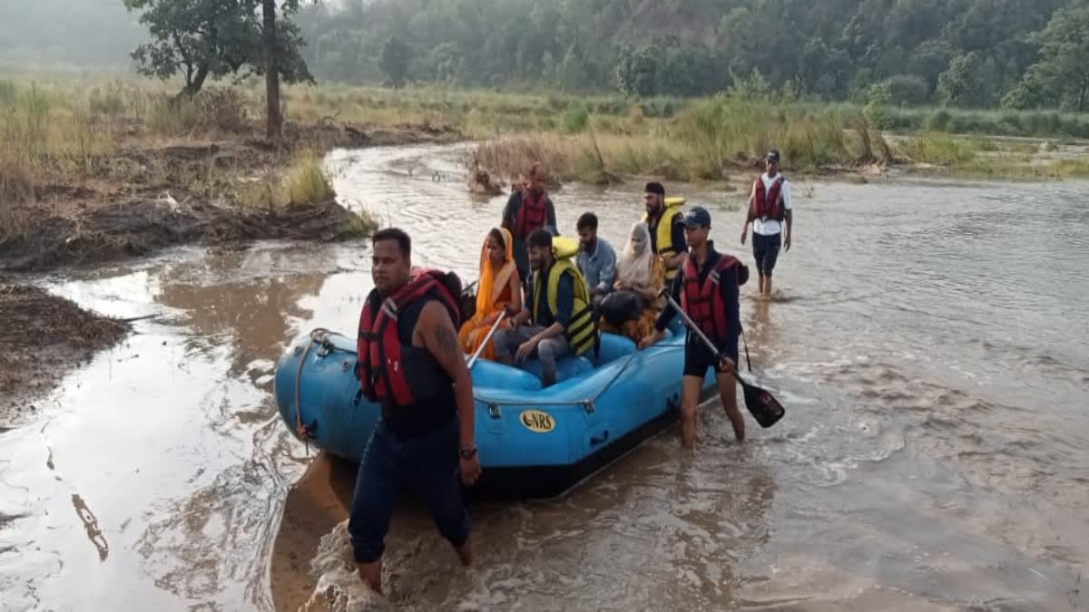 Rescue of devotees in Haridwar