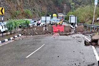 Stones fell on Chandigarh Shimla NH in Solan